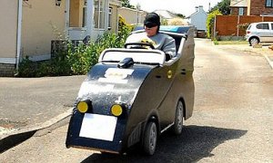 batmobile_scooter_funny.jpg