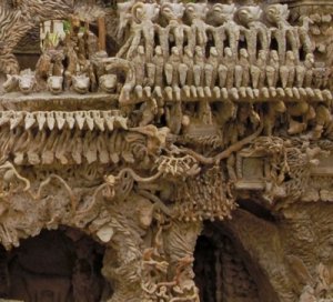 postmanpalacedetail.jpg postmanpalacedetail.jpg