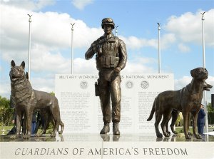 131028-military-dog-monument-hmed-820p_photoblog600.jpg