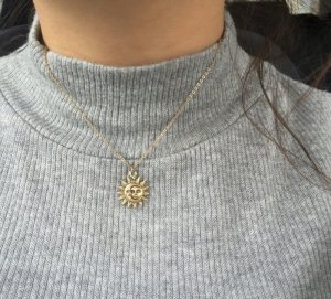 gold necklace tw.jpg