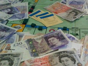 monopoly-real-money1_pyzg5s.jpg