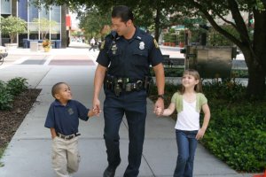 police-officer-pictures-kids-175849-8687171.jpg