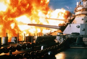 USS_New_Jersey_firing_in_Beirut,_1984.jpg