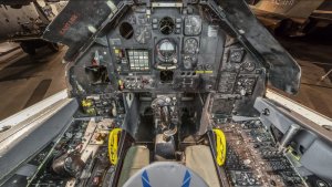Lockheed_F-117A_cockpit_at_the_National_Museum_of_the_United_States_Air_Force,_Dayton,_Ohio,_USA.jpg