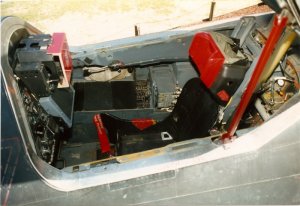SR-71_Systems_operators_cockpit,_controls,_instruments,_ejection_seat_(4527964406).jpg