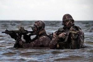 navy-seals-dive-operations-1800.jpg