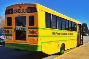 why_arent_yellow_school_busses_green_1050x700.jpg