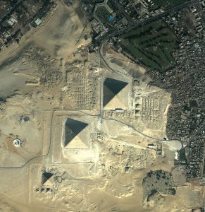Giza Pyramids, Egypt.jpg