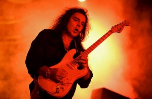 yngwie_malmsteen_parker_playhouse.jpg