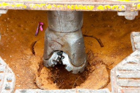 drilling-borehole-drill-bit-photon-photos.jpg