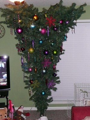 upside-christmas-tree.jpg