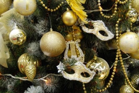 gold stuff tree.jpg