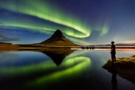 aurora-borealis-Kirkjufell-Iceland-1.jpg