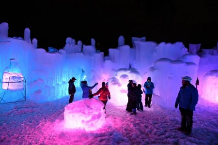 ICE-CASTLE-12262017-JL-351x-Large.jpg