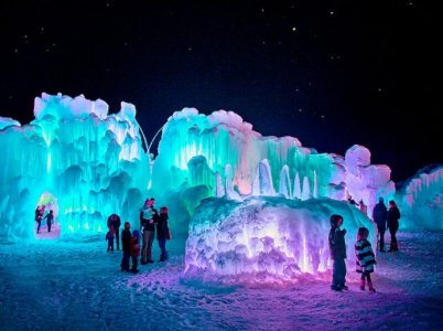 Ice-Castles-696x520.jpeg
