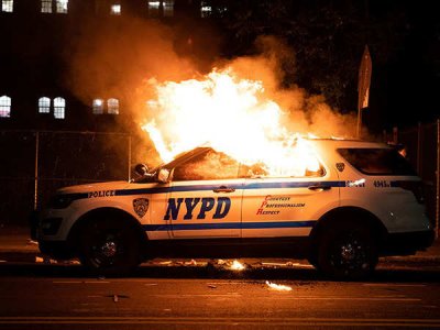 george-floyd-death-new-york-protesters-set-fires-clash-with-police.jpg george-floyd-death-new-york-protesters-set-fires-clash-with-police.jpg