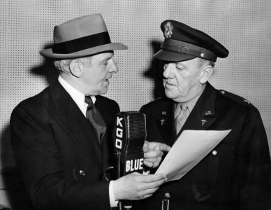 walter-winchell_kgo_1942.jpg