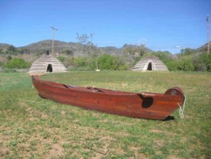 canue-from-wood-on-grass_w725_h544.jpg