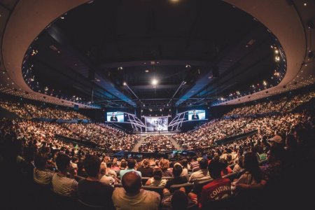 hillsong.jpg hillsong.jpg