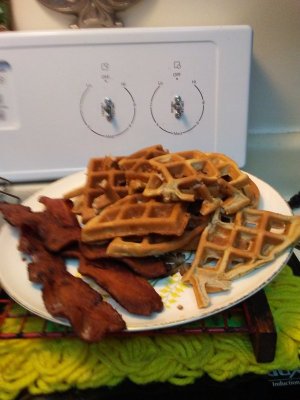 bacon_chaffles.jpg