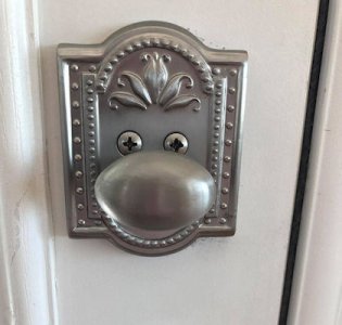 Handle @.jpg
