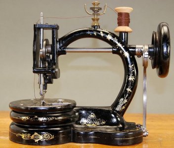 sewing machine 1908.jpg