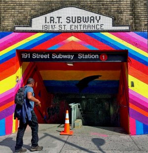 Subway-Entrance-Queen-Andrea.jpg