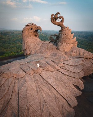 bird sculpture1.jpg bird sculpture1.jpg