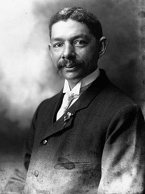 300px-Robert_R_Taylor_c1906.jpg