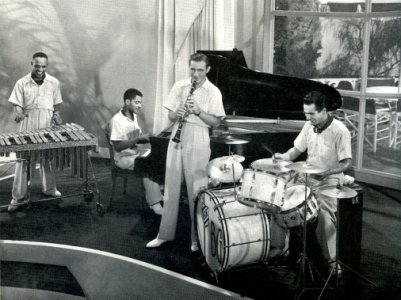 benny-goodman-quartet-hollywood-hotel-1937-1.jpg benny-goodman-quartet-hollywood-hotel-1937-1.jpg