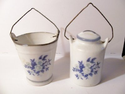 bucket & milk can1.jpg