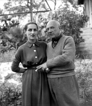 picasso and wife.jpg
