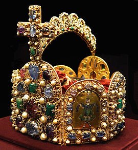 270px-Holy_Roman_Empire_Crown_(Imperial_Treasury)2.jpg
