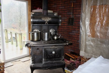 woodcookstove.jpg