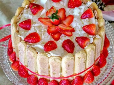 Charlotte-Russe-Cake-Classic-European-Recipe-720x540.jpg