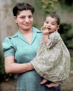 freddie mercury and his mother.jpg