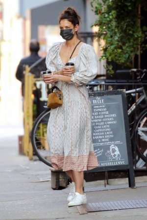 katie-holmes-looks-cool-in-a-boho-chic-dress-paired-with-white-sneakers-as-she-leaves-cafe-bel...jpg