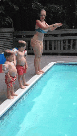 26f04c5a4b6d51a194a27395de34447d.gif