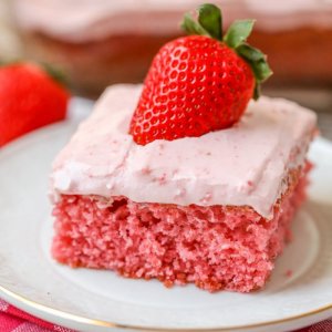 strawbcake4.jpg