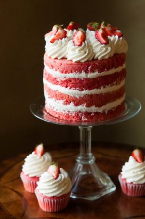 strawbcake3.jpg