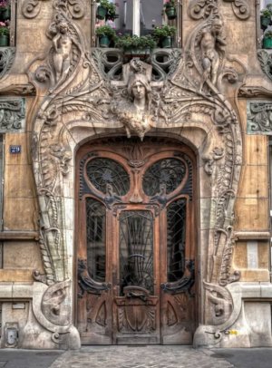 Amazing-door-in-the-7th-arrondissement-of-Paris-at-29-Avenue-a-few-steps-from-the-Eiffel-Tower...jpg