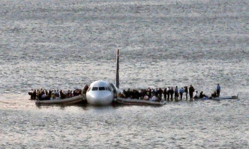 Passengers-crew-wings-plane-Airways-emergency-landing-January-15-2009.jpg