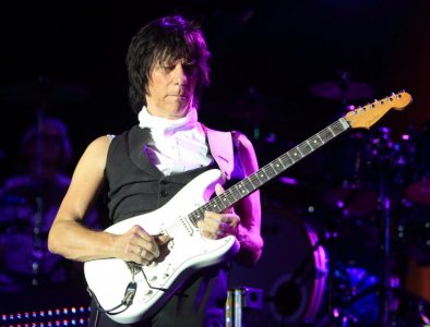 JEFF BECK-1.jpg JEFF BECK-1.jpg