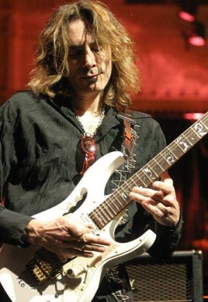 STEVE VAI-5.jpg STEVE VAI-5.jpg
