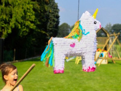 Pinata-Unicorn-01.jpg Pinata-Unicorn-01.jpg