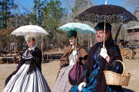 womenwparasols.jpg