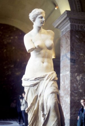 Venus-de-Milo-marble-statue-Aphrodite-from-c-150-bce.jpg Venus-de-Milo-marble-statue-Aphrodite-from-c-150-bce.jpg