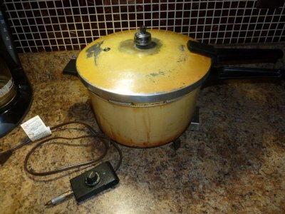 pressure cooker.JPG