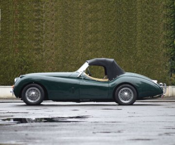 1954 Jaguar XK120 roadster.jpg