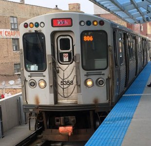 CTA RED LINE TRAIN-2.jpg